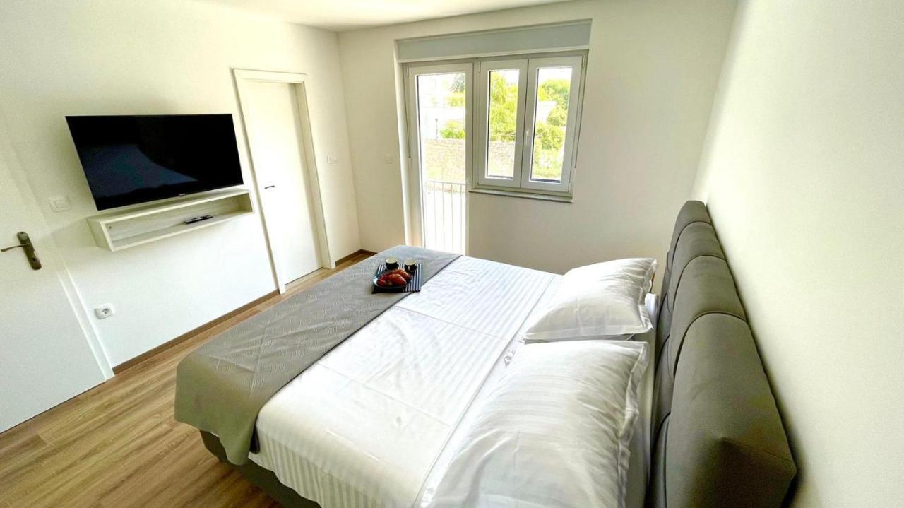 סיני Studio Apartmani Kaja I Iva מראה חיצוני תמונה